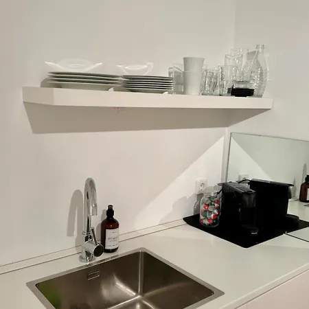 Eigene Souterrain Keller Naehe Olympiapark - Von Privat *