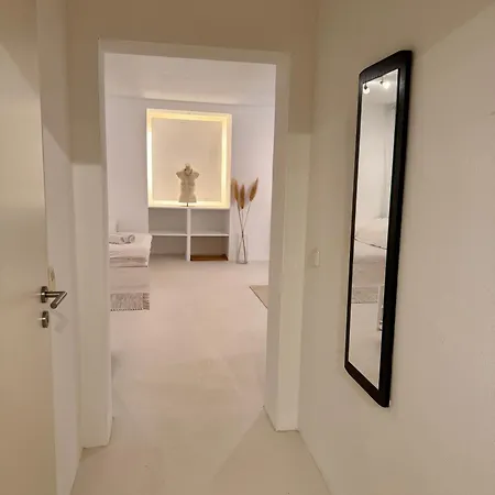 Eigene Souterrain Keller Naehe Olympiapark - Von Privat